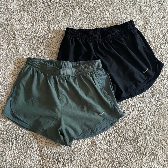 *SOLD* Nike bundle 2 tempo shorts - Picture 1 of 3